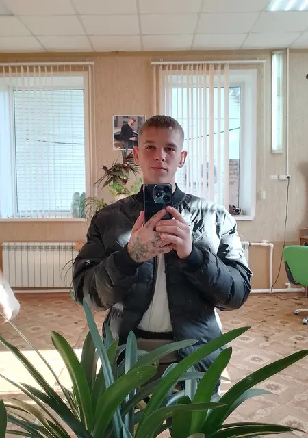 Я Artist, 22, из Богородицка, ищу знакомства на одну ночь