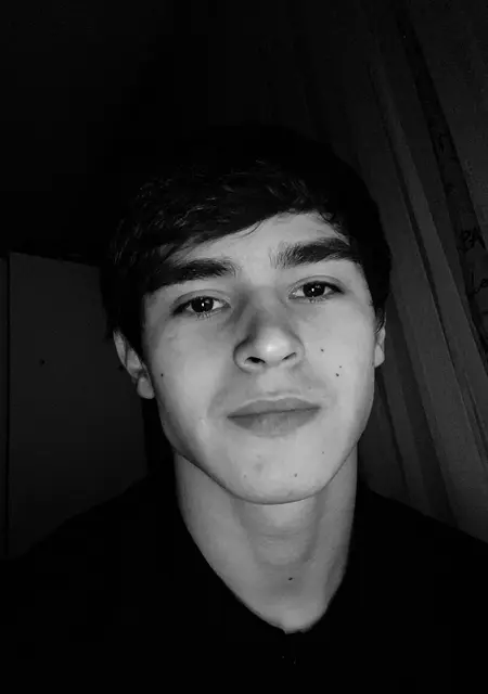 Я Александр, 24, из Новосибирска, ищу знакомства на одну ночь