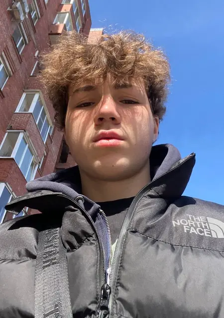 Я Макс, 25, знакомлюсь для общения в Орле