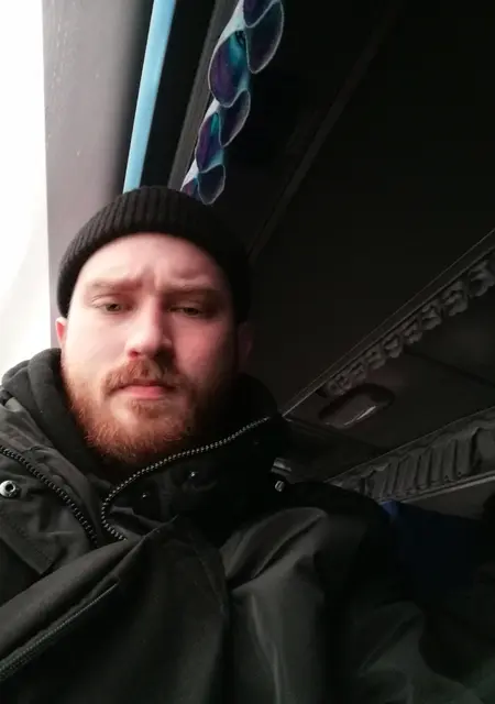 Я Артём, 25, из Крымска, ищу знакомства без обязательств