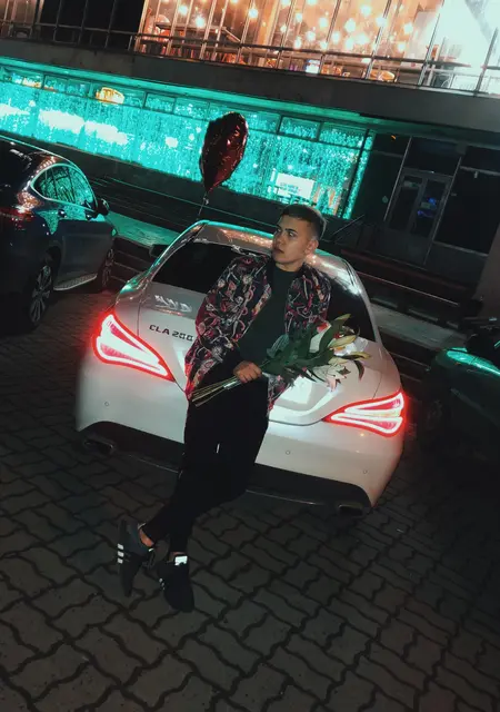 Александр из Кирова, мне 25, познакомлюсь без обязательств