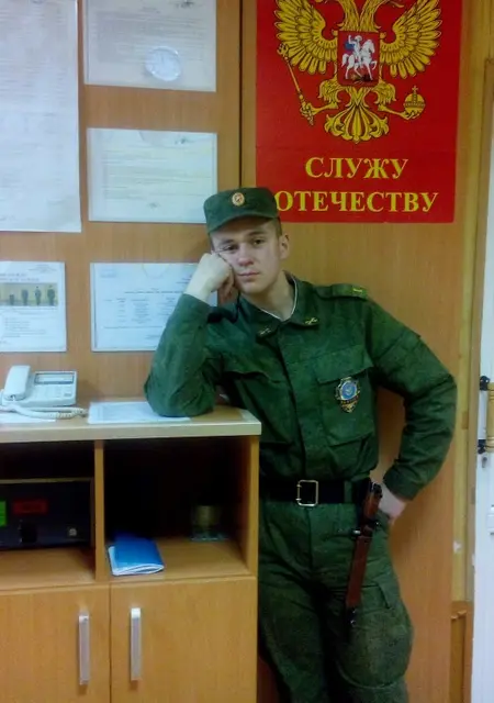 Антон из Смоленска, ищу на сайте знакомства без обязательств