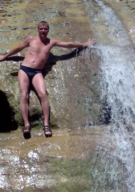 Nik из Кимр, ищу на сайте знакомства на одну ночь