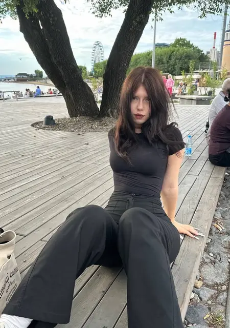 Яна из Ростова-на-Дону, ищу на сайте приятное времяпровождение