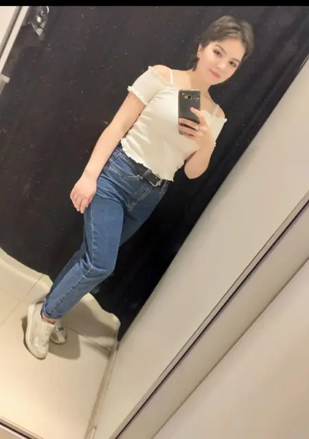 Я Алина, 22, из Лобни, ищу знакомство для приятного времяпровождения