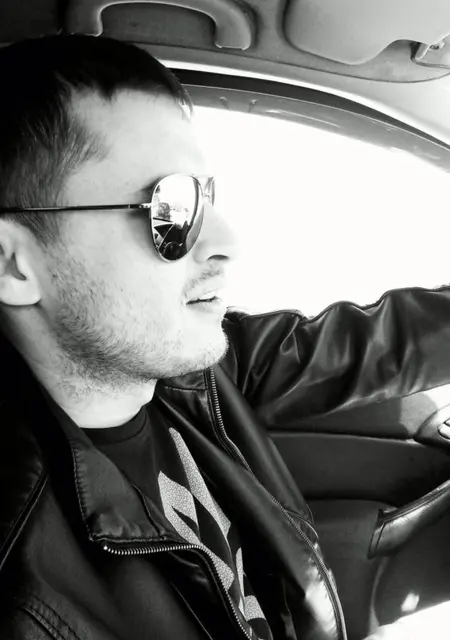 Алекс из Сыктывкара, ищу на сайте знакомства без обязательств