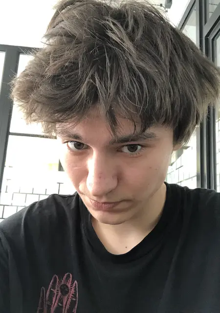 Я Ярослав, 20, из Екатеринбурга, ищу знакомство для совместных путешествий