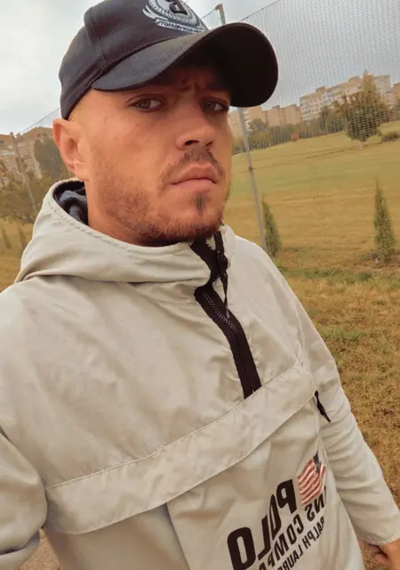 Я Artem, 29, знакомлюсь для дружбы в Новошахтинске