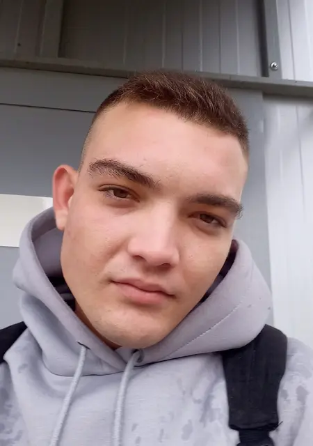 Я Антон, 26, из Твери, ищу знакомство для приятного времяпровождения