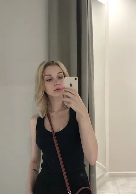 Полина из Хабаровска, ищу на сайте общение