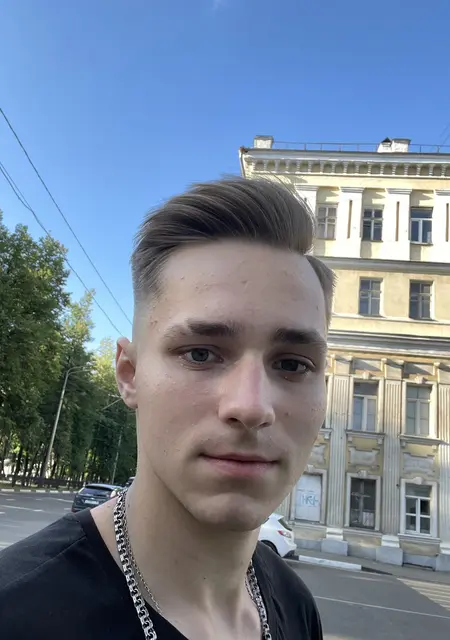 Я Валерий, 20, из Москвы, ищу знакомства на одну ночь