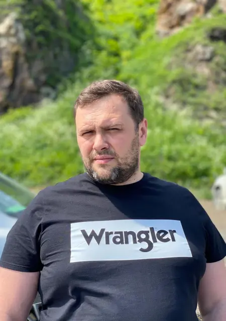 Я Алекс, 42, из Южно-Сахалинска, ищу знакомства на одну ночь