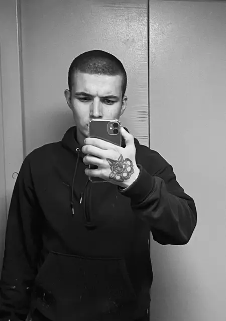 Владимир из Орла, мне 24, познакомлюсь для общения