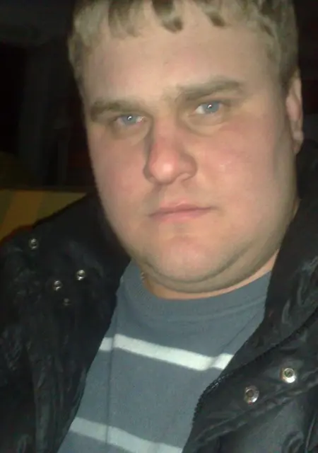 Я Максим, 38, из Новокуйбышевска, ищу знакомства без обязательств