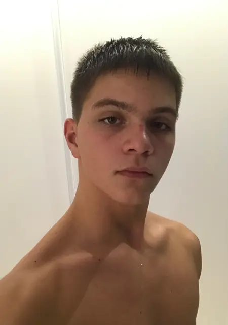 Я Владимир, 23, из Волгограда, ищу знакомство для приятного времяпровождения