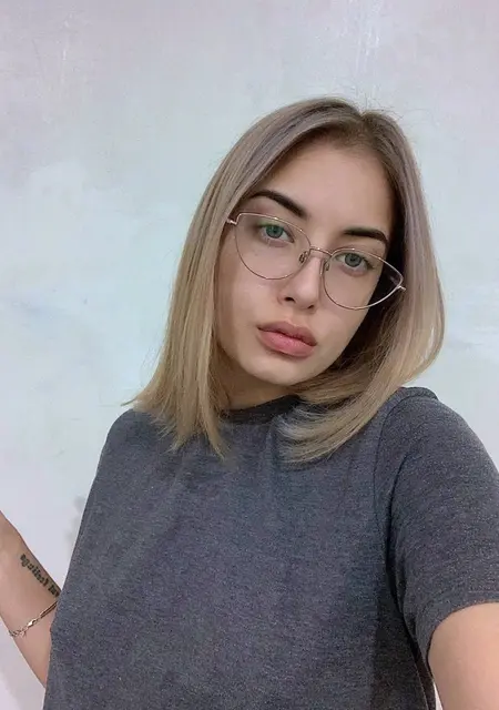 Я Анна, 25, знакомлюсь для постоянных отношений в Тюмени