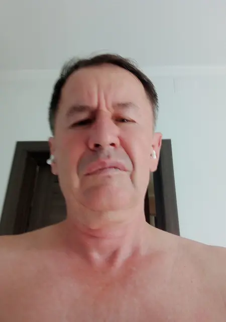 Я Георгий, 62, из Москвы, ищу знакомство для постоянных отношений