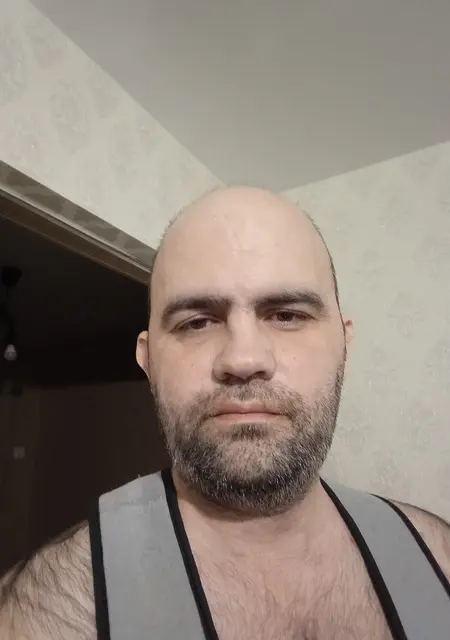 Сергей из Белогорска, мне 40, познакомлюсь на одну ночь