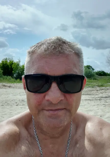 Лерыч из Заречного, мне 53, познакомлюсь на одну ночь