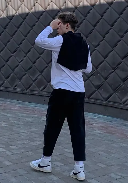 Я Илья, 21, из Пензы, ищу знакомства без обязательств