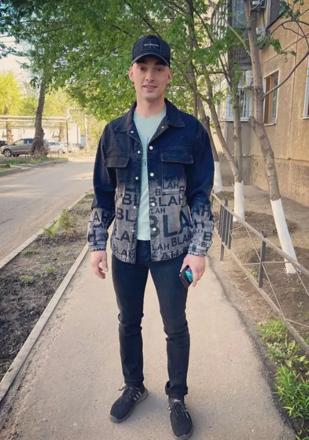 Я Артем, 30, знакомлюсь без обязательств в Энгельсе